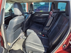 Used 2014  Toyota Highlander 4d SUV FWD XLE at Carrikers Auto Outlet near Oskaloosa&comma; IA
