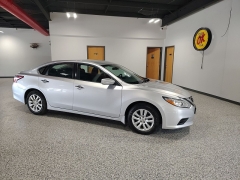 Used 2018  Nissan Altima 4d Sedan 2&period;5L S at Carrikers Auto Outlet near Oskaloosa&comma; IA