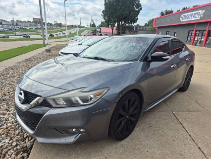 Used 2017 Nissan Maxima 4d Sedan SR at Carrikers Auto Outlet near Oskaloosa, IA
