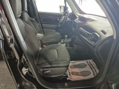 Used 2019  Jeep Renegade 4d SUV 4WD Latitude Altitude at Carrikers Auto Outlet near Oskaloosa&comma; IA