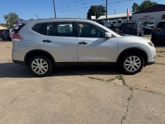 Used 2016  Nissan Rogue 4d SUV AWD S at Carrikers Auto Outlet near Oskaloosa&comma; IA