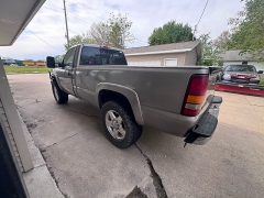Used 2001  Chevrolet Silverado 2500 4WD Reg Cab HD at Carrikers Auto Outlet near Oskaloosa&comma; IA