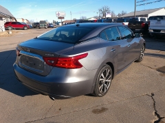Used 2016 Nissan Maxima 4d Sedan Platinum at Carrikers Auto Outlet near Oskaloosa, IA