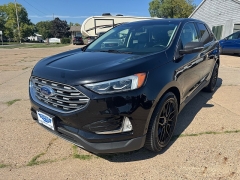  2019 Ford Edge 4d SUV AWD Titanium at Carrikers Auto Outlet near Oskaloosa&comma; IA