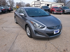 Used 2014 Hyundai Elantra 4d Sedan SE Auto at Carrikers Auto Outlet near Oskaloosa, IA