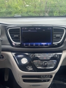 Used 2022  Chrysler Pacifica Touring L FWD at Carrikers Auto Outlet near Oskaloosa&comma; IA