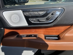 Used 2019 Lincoln Navigator 4d SUV 4WD Reserve at Carrikers Auto Outlet near Oskaloosa, IA