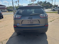 Used 2020  Jeep Cherokee 4d SUV 4WD Latitude Plus Altitude 2&period;0L at Carrikers Auto Outlet near Oskaloosa&comma; IA