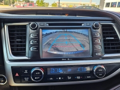 Used 2014  Toyota Highlander 4d SUV FWD XLE at Carrikers Auto Outlet near Oskaloosa&comma; IA