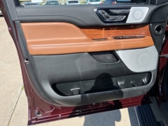Used 2019 Lincoln Navigator 4d SUV 4WD Reserve at Carrikers Auto Outlet near Oskaloosa, IA