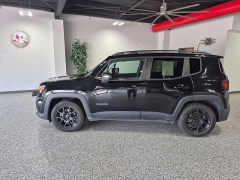 Used 2019  Jeep Renegade 4d SUV 4WD Latitude Altitude at Carrikers Auto Outlet near Oskaloosa&comma; IA