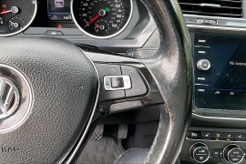 Used 2018  Volkswagen Tiguan 4d SUV SE at Carrikers Auto Outlet near Oskaloosa&comma; IA