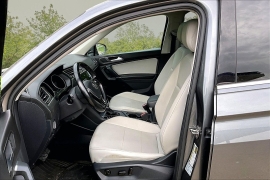 Used 2018  Volkswagen Tiguan 4d SUV SE at Carrikers Auto Outlet near Oskaloosa&comma; IA