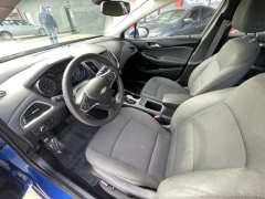 Used 2017  Chevrolet Cruze 4d Hatchback LT Auto at Carrikers Auto Outlet near Oskaloosa&comma; IA