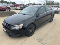 Used 2013  Volkswagen Jetta 4d Sedan SE Auto&sol;PZEV at Carrikers Auto Outlet near Oskaloosa&comma; IA