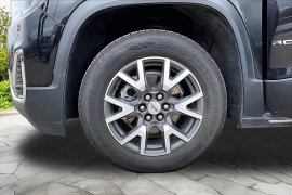 Used 2023  GMC Acadia AWD 4dr SLE at Carrikers Auto Outlet near Oskaloosa&comma; IA