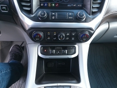 Used 2023 GMC Acadia AWD 4dr SLE at Carrikers Auto Outlet near Oskaloosa, IA