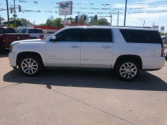 Used 2017 GMC Yukon XL 4d SUV 4WD Denali at Carrikers Auto Outlet near Oskaloosa, IA