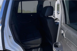 Used 2018  GMC Yukon 4d SUV 4WD SLT at Carrikers Auto Outlet near Oskaloosa&comma; IA