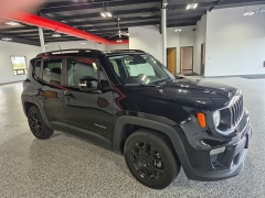 Used 2019  Jeep Renegade 4d SUV 4WD Latitude Altitude at Carrikers Auto Outlet near Oskaloosa&comma; IA