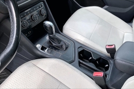 Used 2018  Volkswagen Tiguan 4d SUV SE at Carrikers Auto Outlet near Oskaloosa&comma; IA