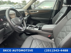 Used 2025  Volkswagen Atlas 2&period;0T SE w&sol;Technology FWD at SKCO Automotive near Mobile&comma; AL
