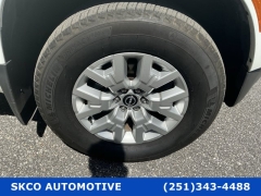Used 2023  Nissan Frontier Crew Cab 4x4 SV Auto at SKCO Automotive near Mobile&comma; AL