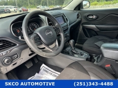 Used 2021 Jeep Cherokee Latitude FWD at SKCO Automotive near Mobile, AL