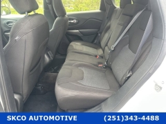 Used 2019 Jeep Cherokee 4d SUV FWD Latitude 2.4L at SKCO Automotive near Mobile, AL