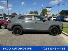 Used 2025  Volkswagen Atlas Cross Sport 2&period;0T SE w&sol;Technology 4MOTION at SKCO Automotive near Mobile&comma; AL