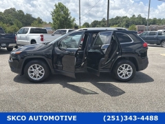 Used 2018  Jeep Cherokee 4d SUV 4WD Latitude Plus I4 at SKCO Automotive near Mobile&comma; AL