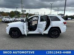 Used 2020  Jeep Grand Cherokee 4d SUV 2WD Laredo Altitude at SKCO Automotive near Mobile, AL