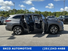 Used 2021  Toyota Highlander XLE FWD at SKCO Automotive near Mobile&comma; AL