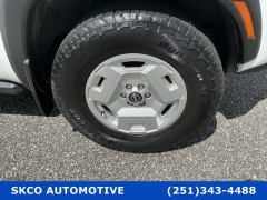 Used 2024  Nissan Frontier Crew Cab 4x4 SV at SKCO Automotive near Mobile&comma; AL
