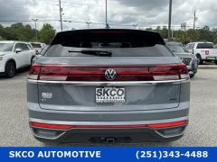 Used 2025  Volkswagen Atlas Cross Sport 2&period;0T SE w&sol;Technology 4MOTION at SKCO Automotive near Mobile&comma; AL