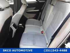 Used 2020  Volvo XC40 4d SUV AWD T5 Momentum at SKCO Automotive near Mobile&comma; AL