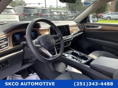 Used 2025  Volkswagen Atlas 2&period;0T SE w&sol;Technology 4MOTION at SKCO Automotive near Mobile&comma; AL
