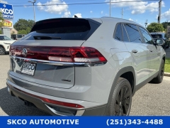 Used 2025  Volkswagen Atlas Cross Sport 2&period;0T SE w&sol;Technology 4MOTION at SKCO Automotive near Mobile&comma; AL