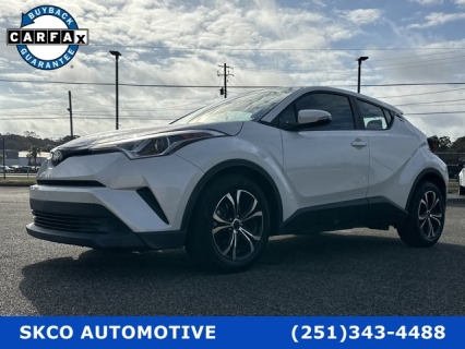 2019 Toyota C-HR LE's photo