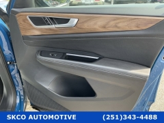 Used 2025  Volkswagen Atlas 2&period;0T SE w&sol;Technology 4MOTION at SKCO Automotive near Mobile&comma; AL