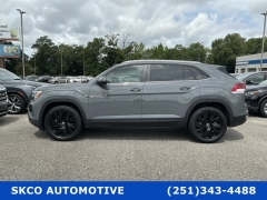 Used 2025  Volkswagen Atlas Cross Sport 2&period;0T SE w&sol;Technology 4MOTION at SKCO Automotive near Mobile&comma; AL