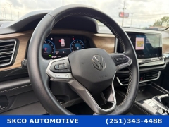 Used 2025  Volkswagen Atlas 2&period;0T SE w&sol;Technology 4MOTION at SKCO Automotive near Mobile&comma; AL