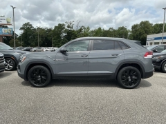 Used 2025  Volkswagen Atlas Cross Sport 2&period;0T SE w&sol;Technology 4MOTION at SKCO Automotive near Mobile&comma; AL