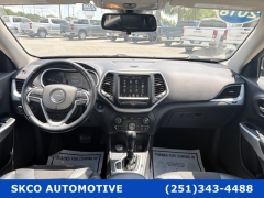 Used 2018  Jeep Cherokee 4d SUV 4WD Latitude Plus I4 at SKCO Automotive near Mobile&comma; AL