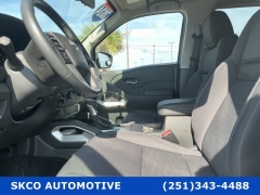 Used 2024  Nissan Frontier Crew Cab 4x4 SV at SKCO Automotive near Mobile&comma; AL