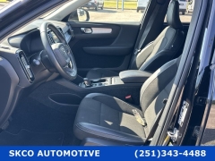 Used 2020 Volvo XC40 4d SUV AWD T5 Momentum at SKCO Automotive near Mobile, AL
