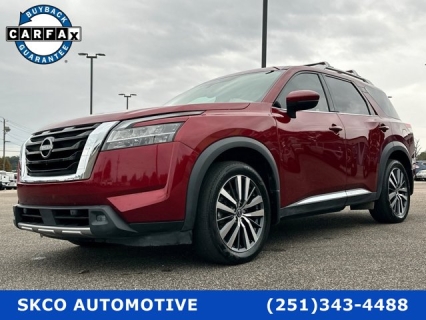 2022 Nissan Pathfinder Platinum's photo