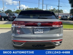 Used 2025  Volkswagen Atlas Cross Sport 2&period;0T SE w&sol;Technology 4MOTION at SKCO Automotive near Mobile&comma; AL