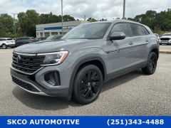 Used 2025  Volkswagen Atlas Cross Sport 2&period;0T SE w&sol;Technology 4MOTION at SKCO Automotive near Mobile&comma; AL