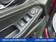 Used 2021  Chevrolet Traverse FWD 4dr LT Cloth w&sol;1LT at SKCO Automotive near Mobile&comma; AL
